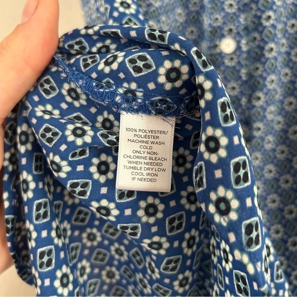 🦋 LOFT Blue Sleeveless Lightweight Blouse Casual Small - Picture 3 of 4